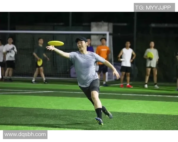 广州飞盘队在全国飞盘配合排行榜中荣获第九名的佳绩引发关注